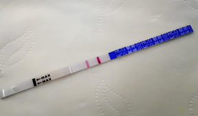 验孕棒检测白板后，做彩超内膜厚12mm是怀孕了吗？