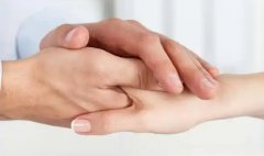 28岁女性右侧子宫动脉血流缺失，还能自然怀孕吗？